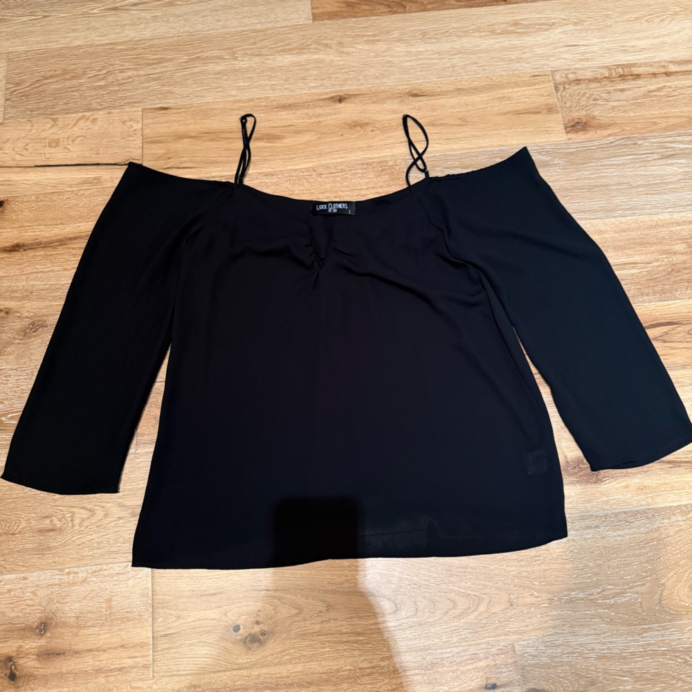 Luxx Clothiers Black Off the shoulder top